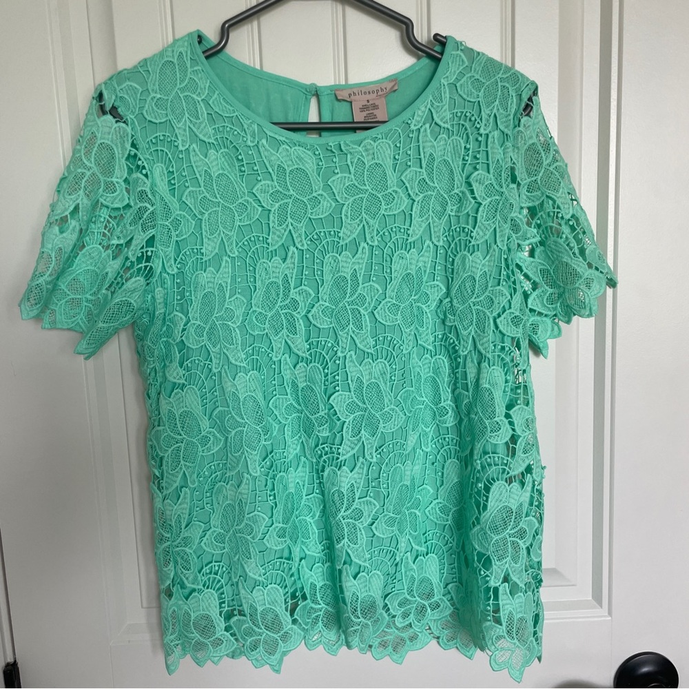 🌱 PHILOSOPHY SHORT SLEEVED LACE BLOUSE. ✨